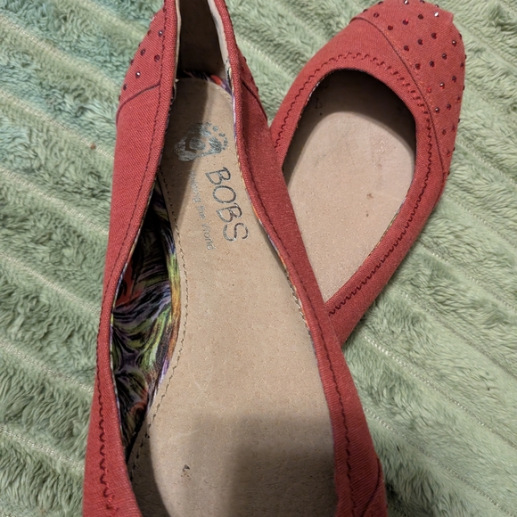 Bob's Women's Red Ballet Flats Size 7 - Picture 2 of 8